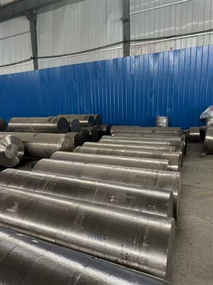 40 tonų titano luitų gamyba buvo baigta ir saugoma